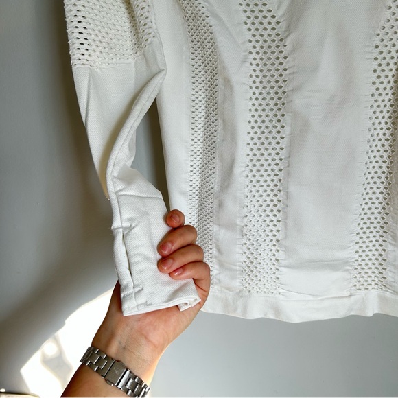 🩷ATHLETA DOUBLE LINED LONG SLEEVE BURPEE LASER CUT ATHLETIC WORKOUT SIZE MEDIUM - Picture 8 of 10